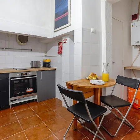 Appartamento Lovely In Bairro Alto Lisbona